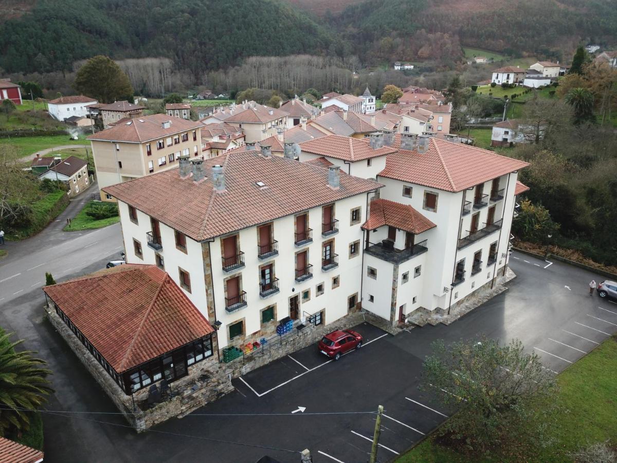 Hotel Valle Las Luiñas Soto de Luiña Exterior foto