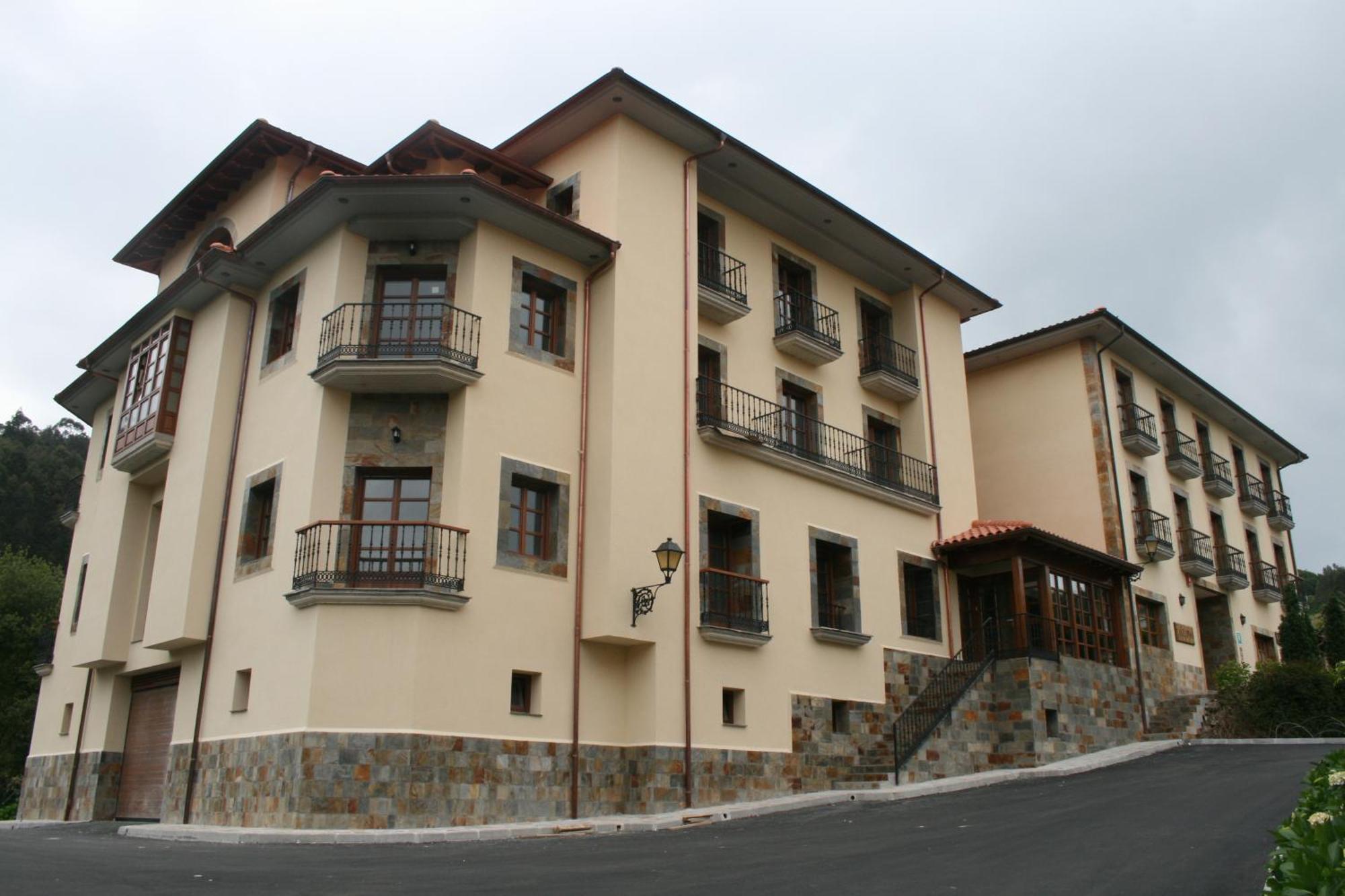 Hotel Valle Las Luiñas Soto de Luiña Exterior foto