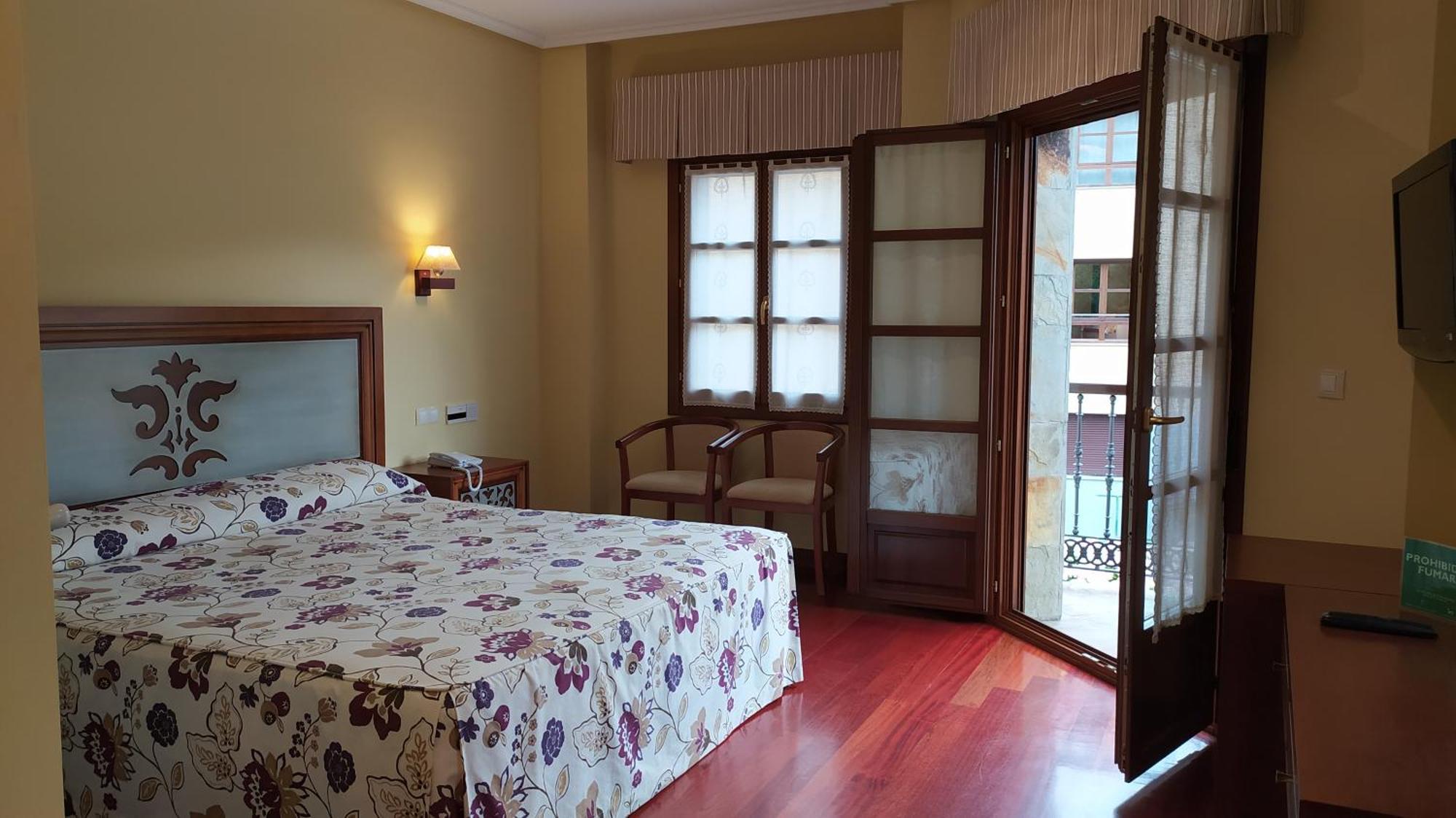 Hotel Valle Las Luiñas Soto de Luiña Habitación foto
