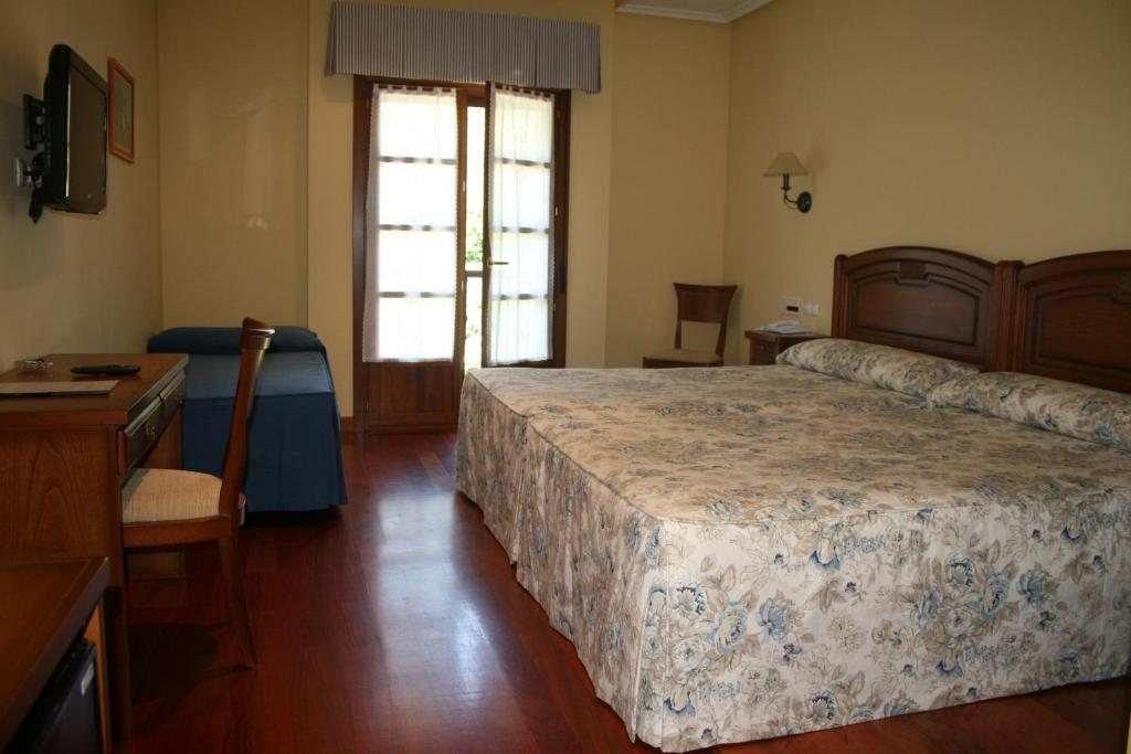 Hotel Valle Las Luiñas Soto de Luiña Habitación foto