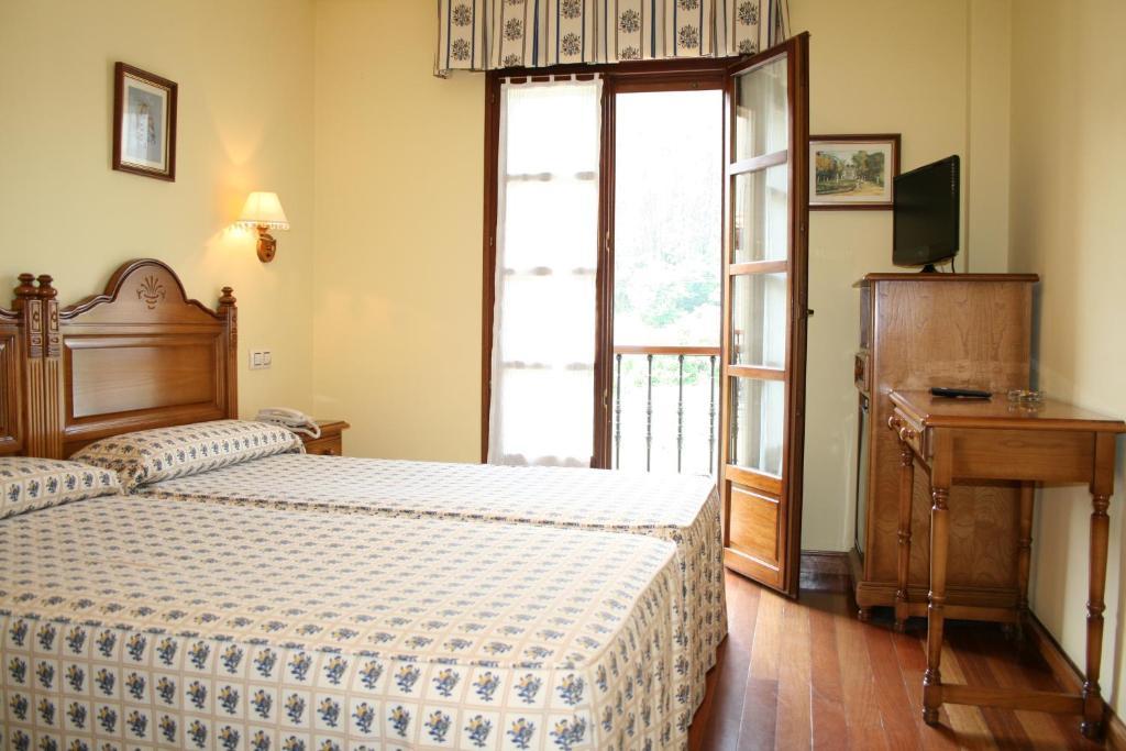 Hotel Valle Las Luiñas Soto de Luiña Habitación foto