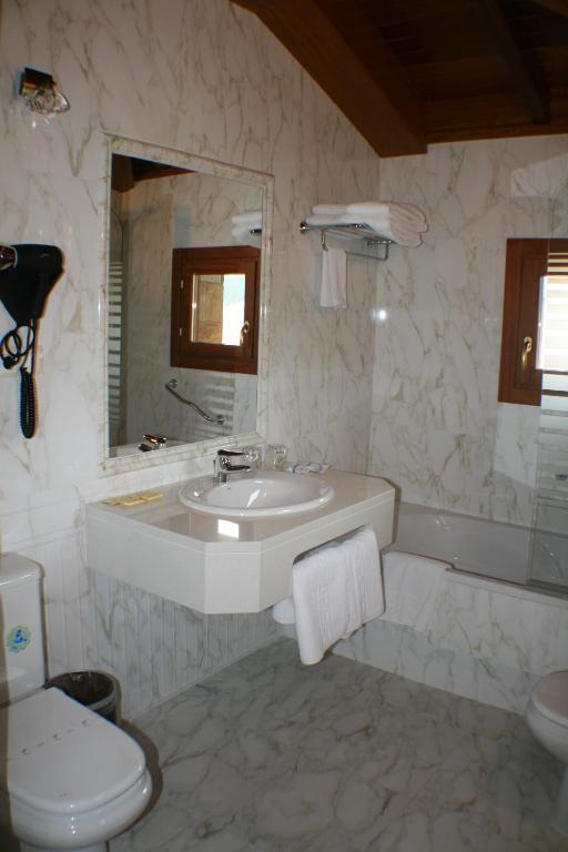 Hotel Valle Las Luiñas Soto de Luiña Habitación foto