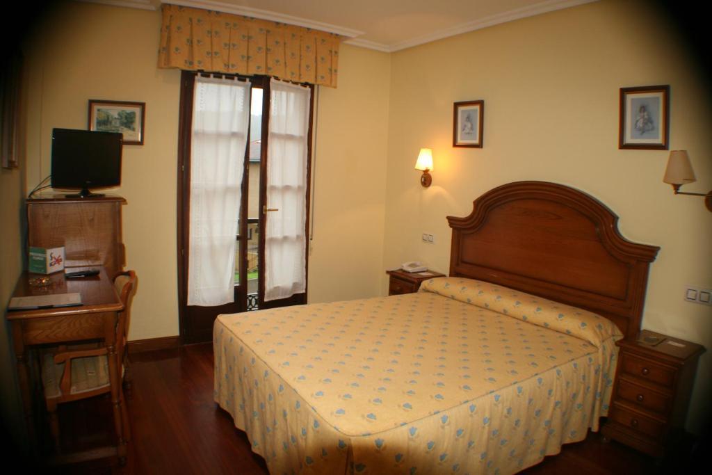Hotel Valle Las Luiñas Soto de Luiña Habitación foto