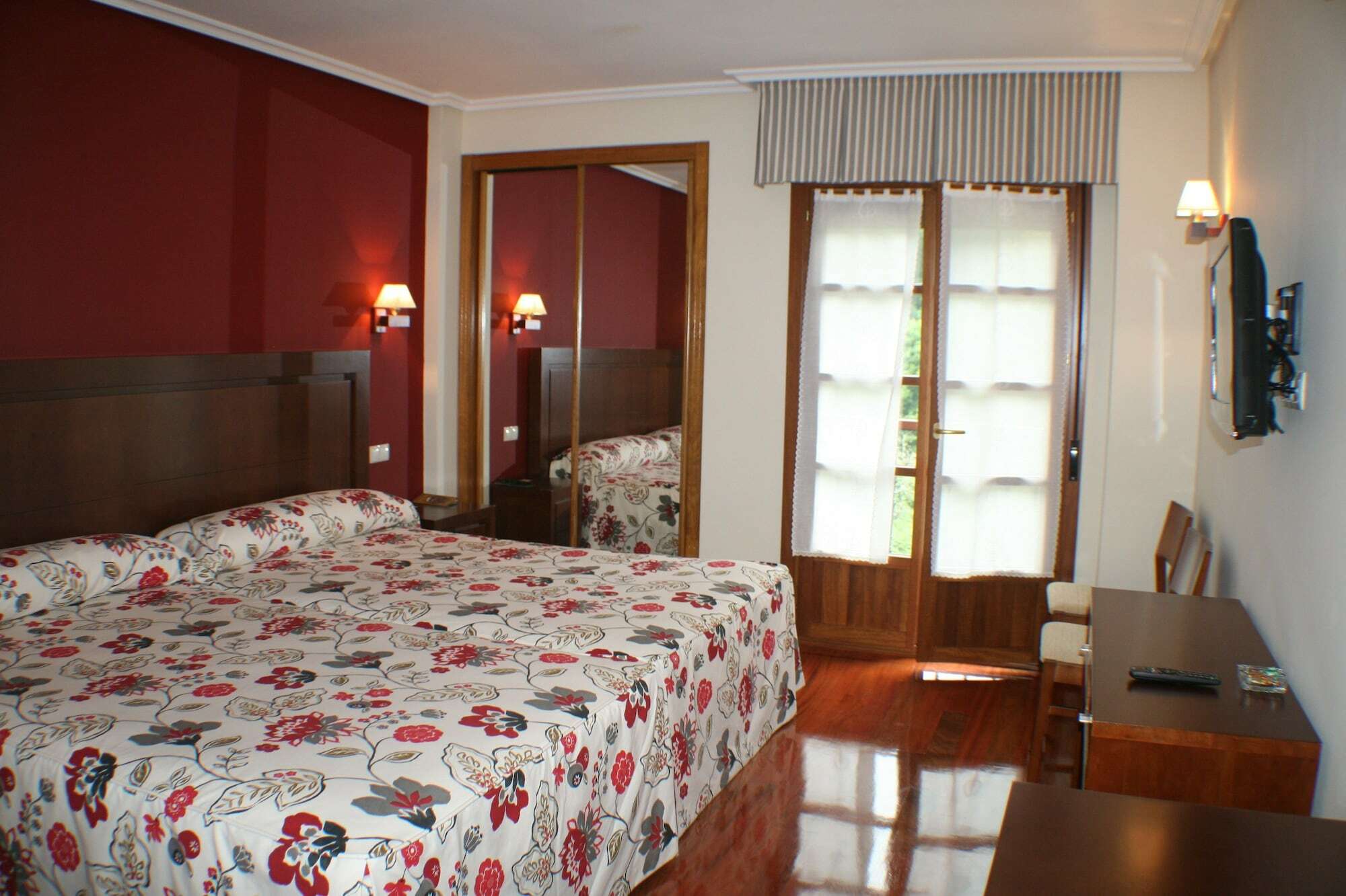 Hotel Valle Las Luiñas Soto de Luiña Exterior foto