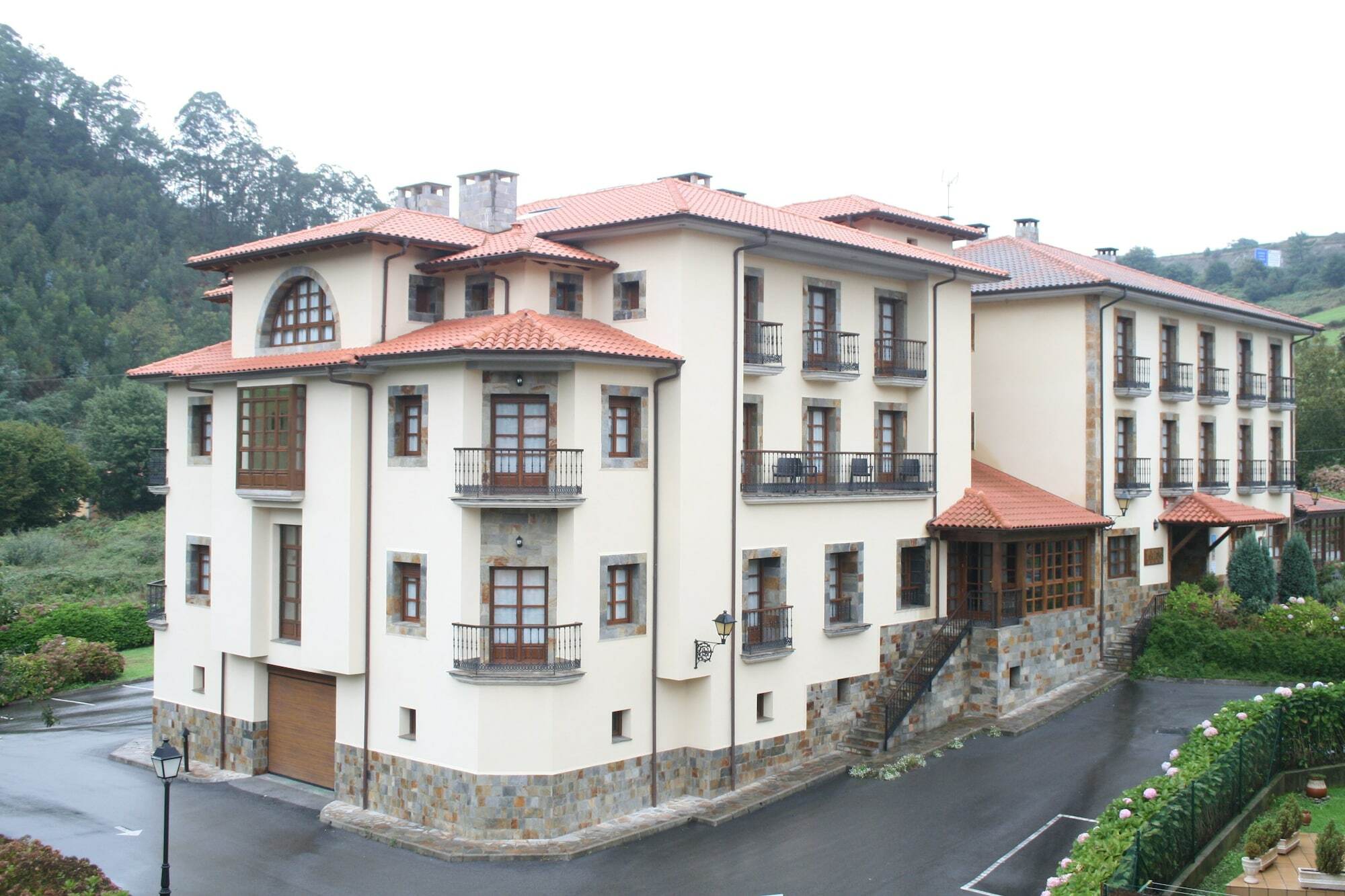 Hotel Valle Las Luiñas Soto de Luiña Exterior foto